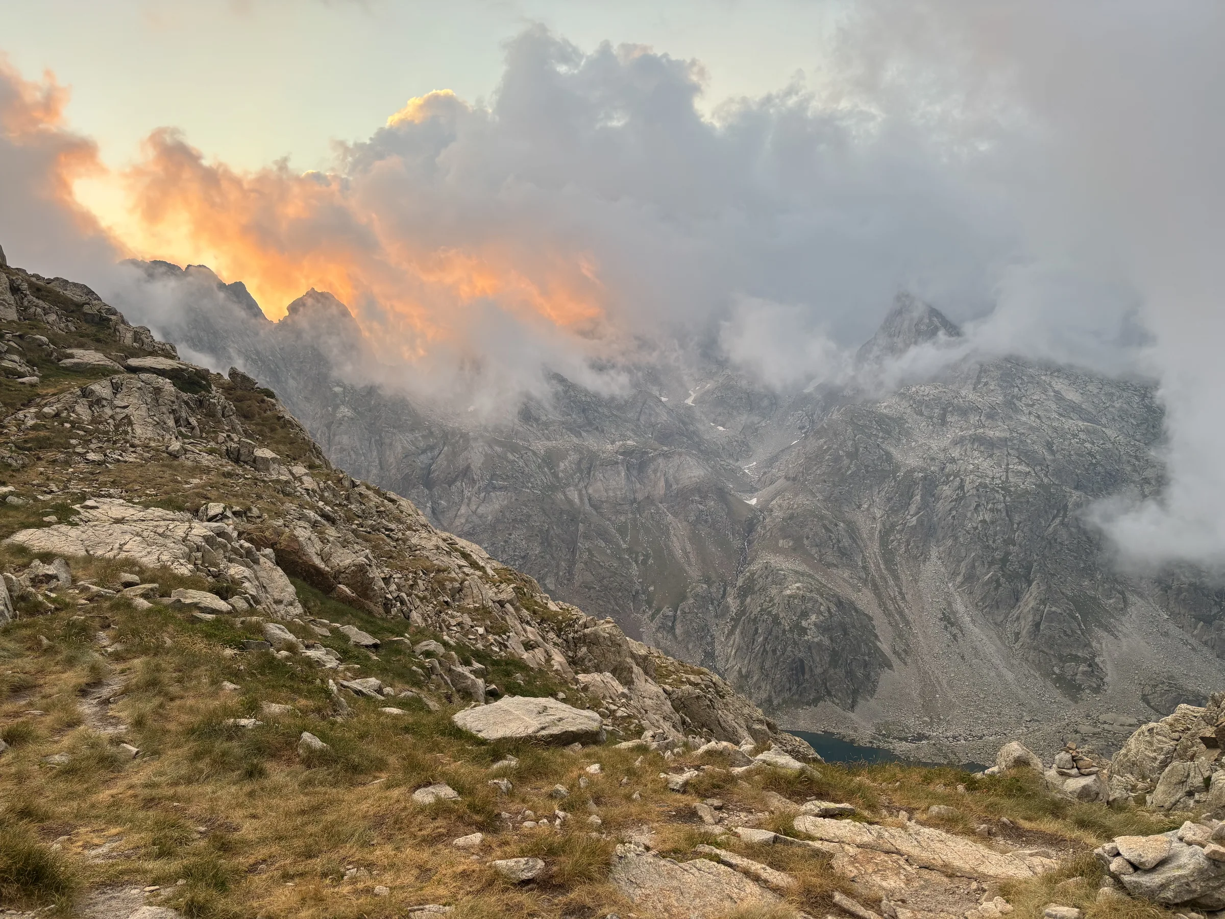 Lumière du soir sur les sommets des Pyrénées